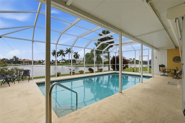 Property Photo:  365 Belaire Court  FL 33950 