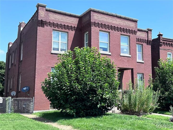 Property Photo: 4975 Arsenal Street MO 63139