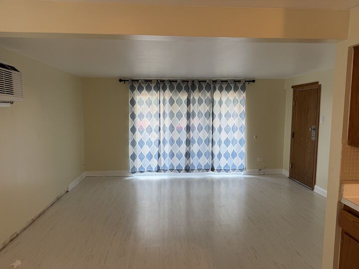 Property Photo: 5743 S Kenton Avenue 1S IL 60629