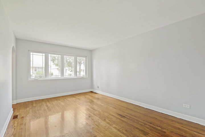 Property Photo: 5151 S Natchez Avenue IL 60638