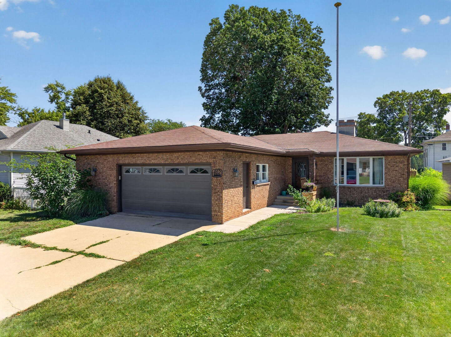 Property Photo: 802 Adams Street IL 61350
