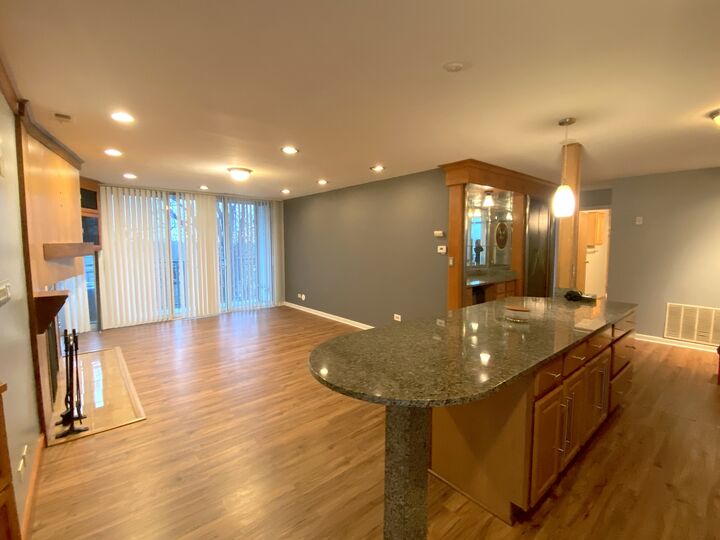 Property Photo: 5820 Oakwood Drive 5B IL 60532