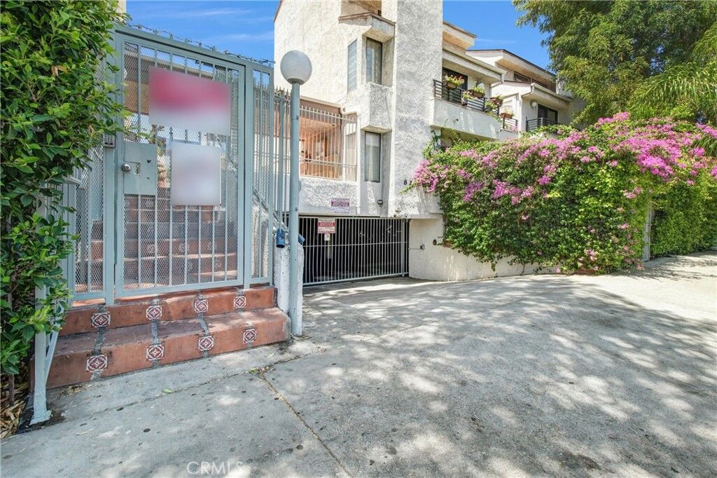 Property Photo:  8221 Langdon Avenue 207  CA 91406 