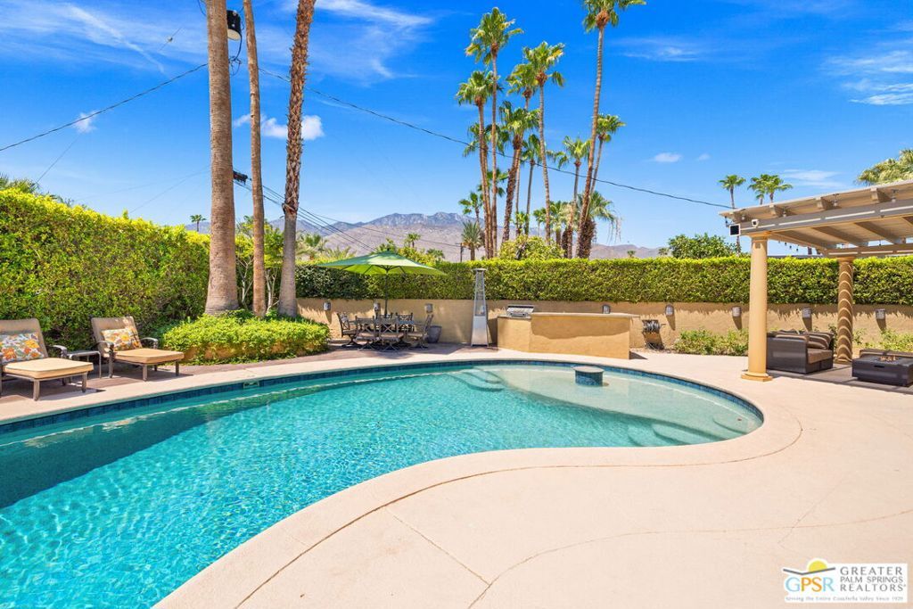 Property Photo:  2295 E Park Drive  CA 92262 