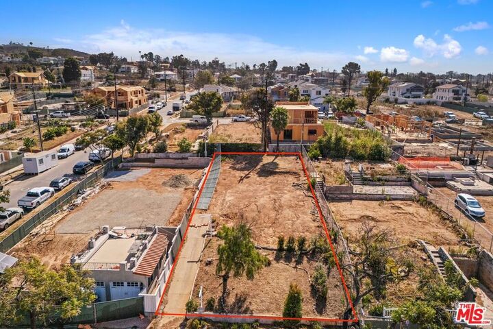 Property Photo:  1050 Monument Street  CA 90272 