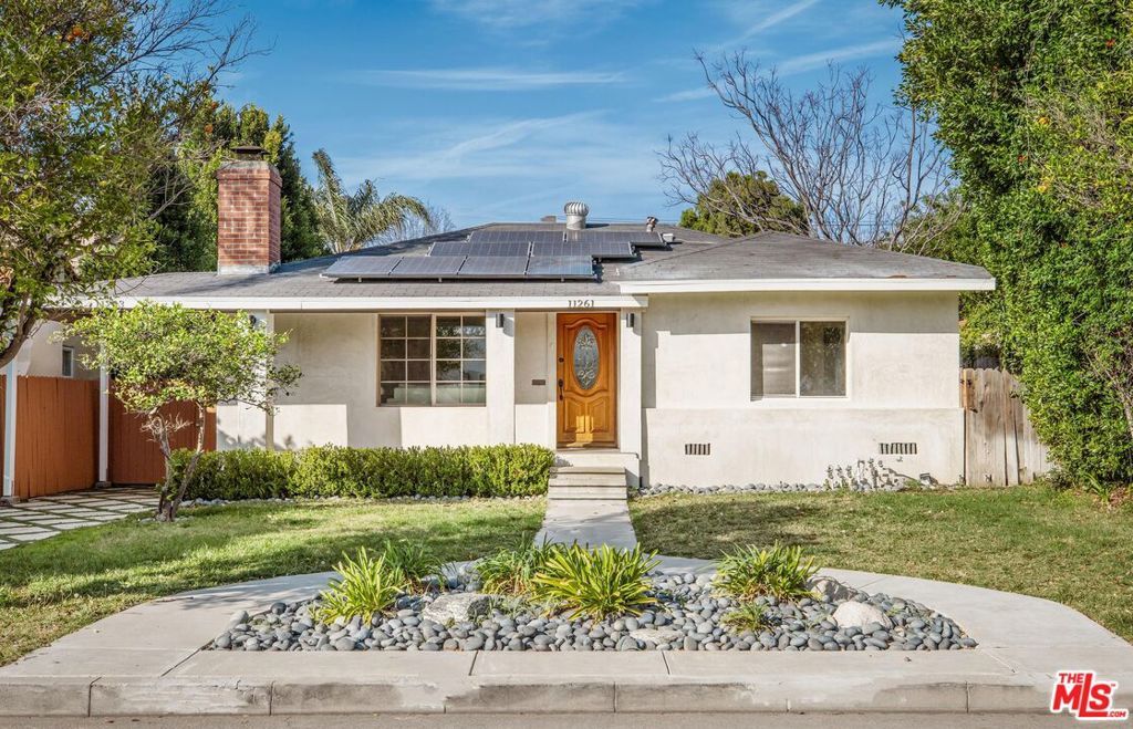 Property Photo:  11261 Blix Street  CA 91602 