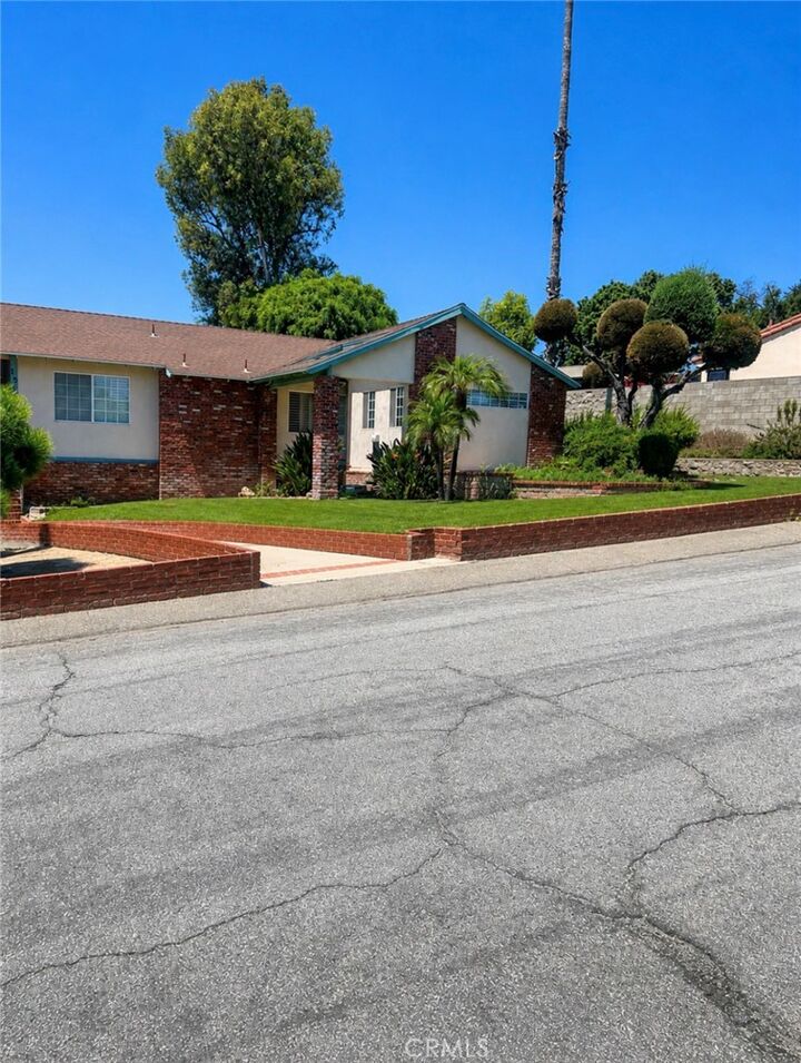 Property Photo: 1231 Meadowland CA 90631