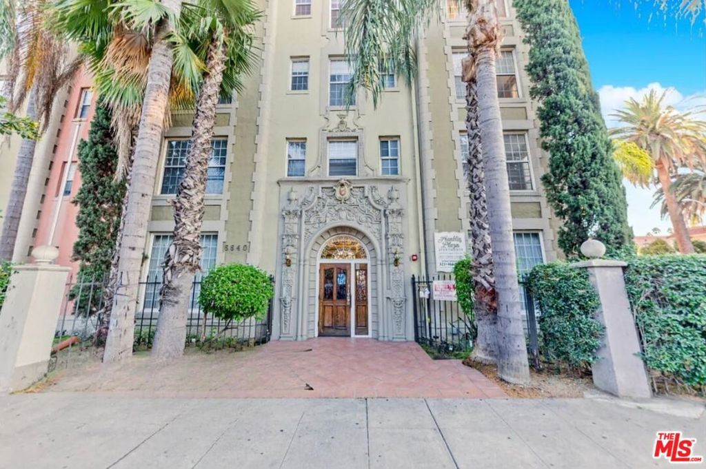 Property Photo:  5640 Franklin Avenue 500  CA 90028 