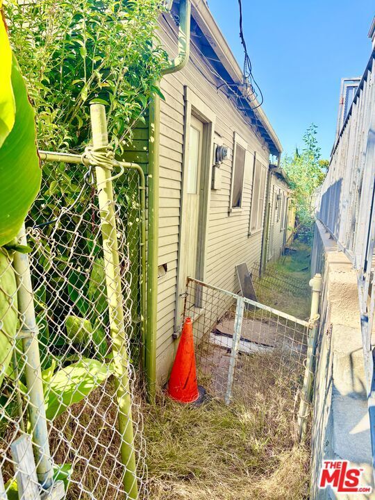 Property Photo:  2005 4th Street  CA 90405 