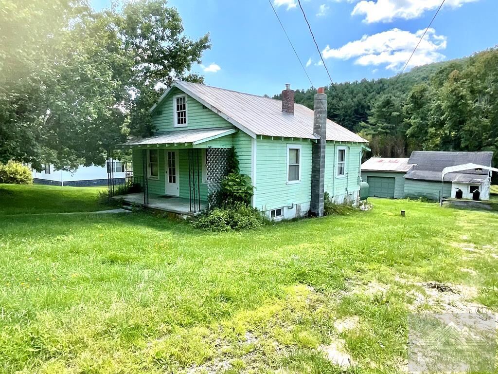 Property Photo: 211 Black Oak Road WV 24740