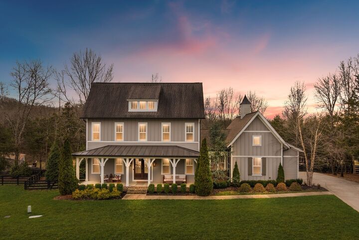 Property Photo:  201 Gilchrist South Cir  TN 37135 