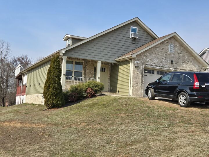 Property Photo:  222 Hillview Way  TN 37172 