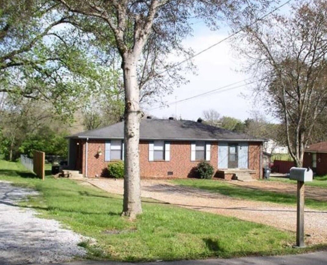 Property Photo: 920 Idlewild Dr A TN 37115