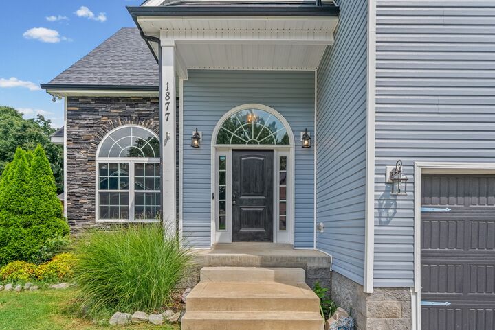 Property Photo: 1877 Red Fox Trl TN 37042