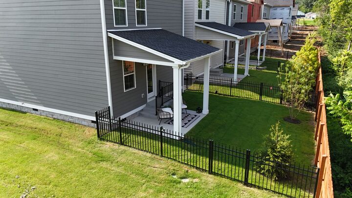 Property Photo:  1128 Marlowe Lndg  TN 37207 