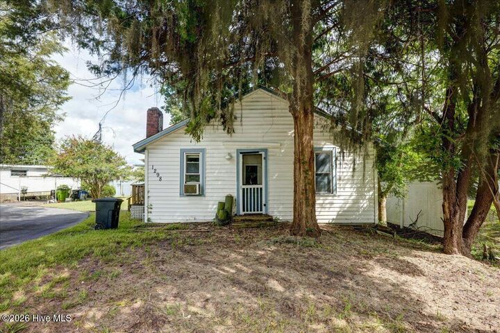 Property Photo: 1298 Brices Creek Road NC 28562