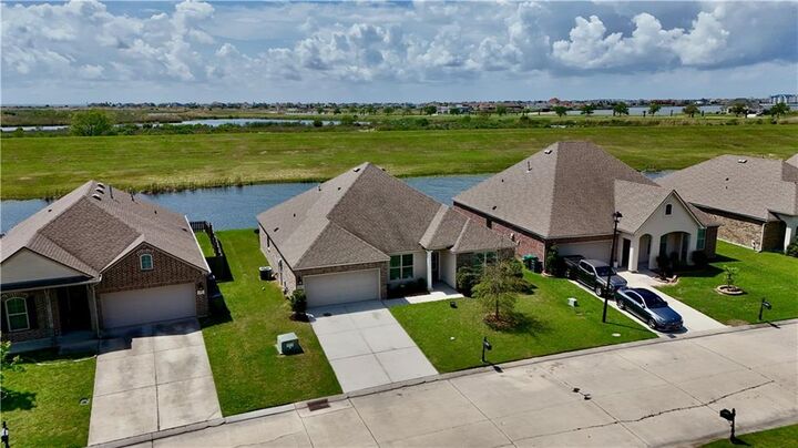 Property Photo:  440 W Lake Drive  LA 70461 