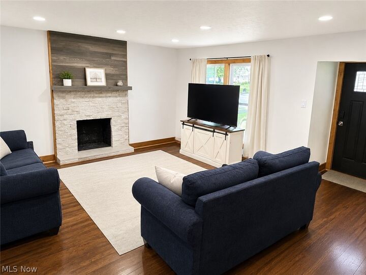 Property Photo: 1600 Delia Avenue OH 44320