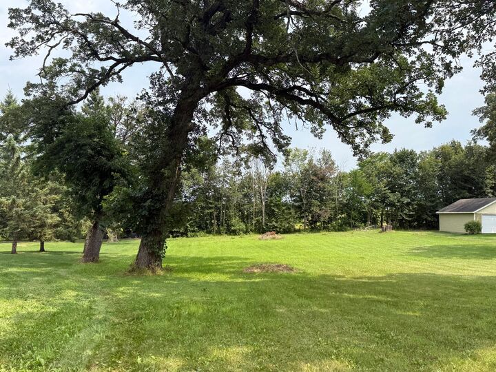 Property Photo:  1806 Minnehuta Drive  MN 56537 
