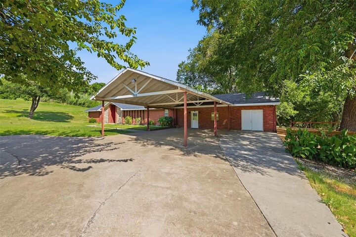 Property Photo:  2011 W Houston Street  TX 75092 
