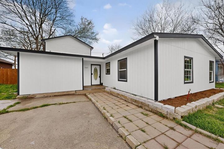 Property Photo: 745 Clearwood Drive TX 75232