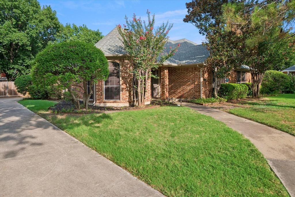 Property Photo:  2201 Pendleton Lane  TX 75028 