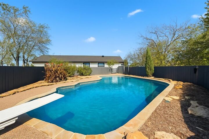 Property Photo: 3873 Lois Road E TX 76266