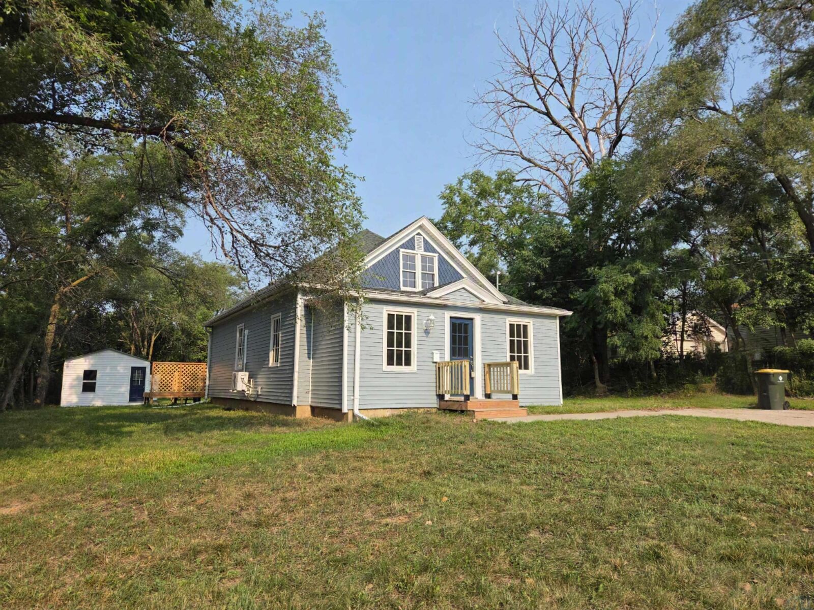 Property Photo:  301 Logan St.  IA 51105 