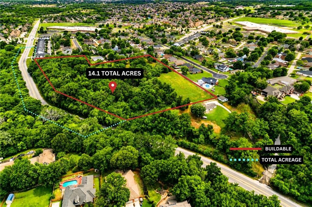 Property Photo:  2904 SW 2nd Street  AR 72712 