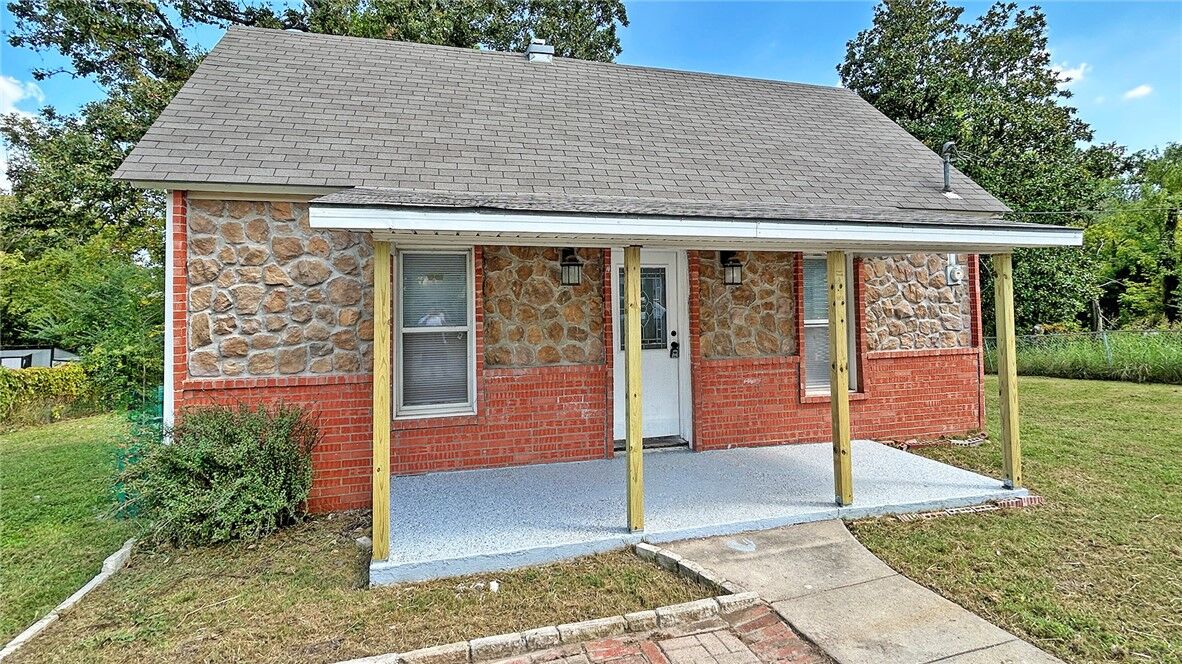 Property Photo: 221 C Street AR 72756