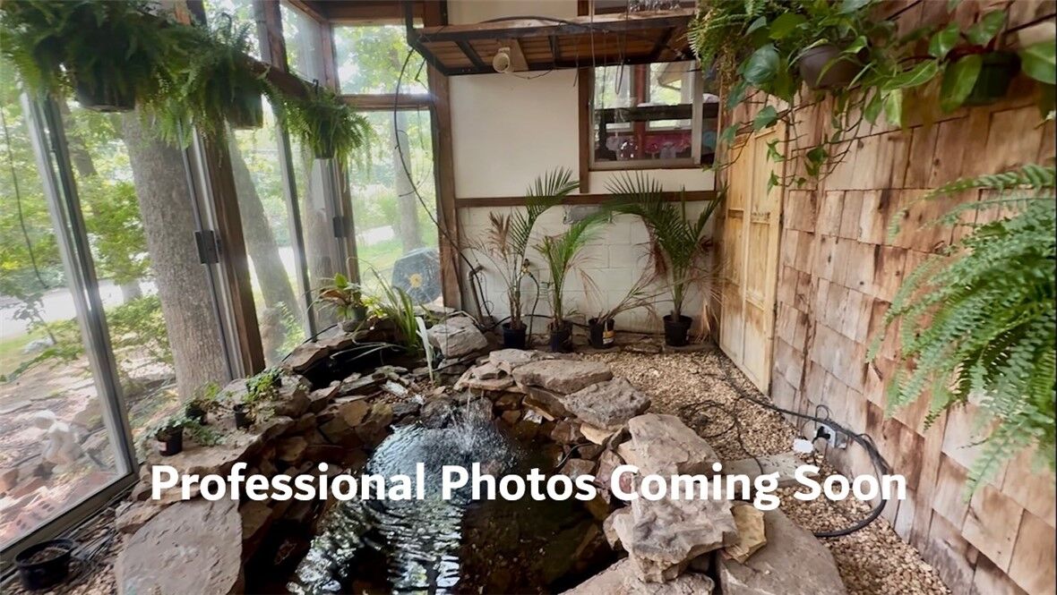 Property Photo:  1632 E 5th Street  AR 72701 