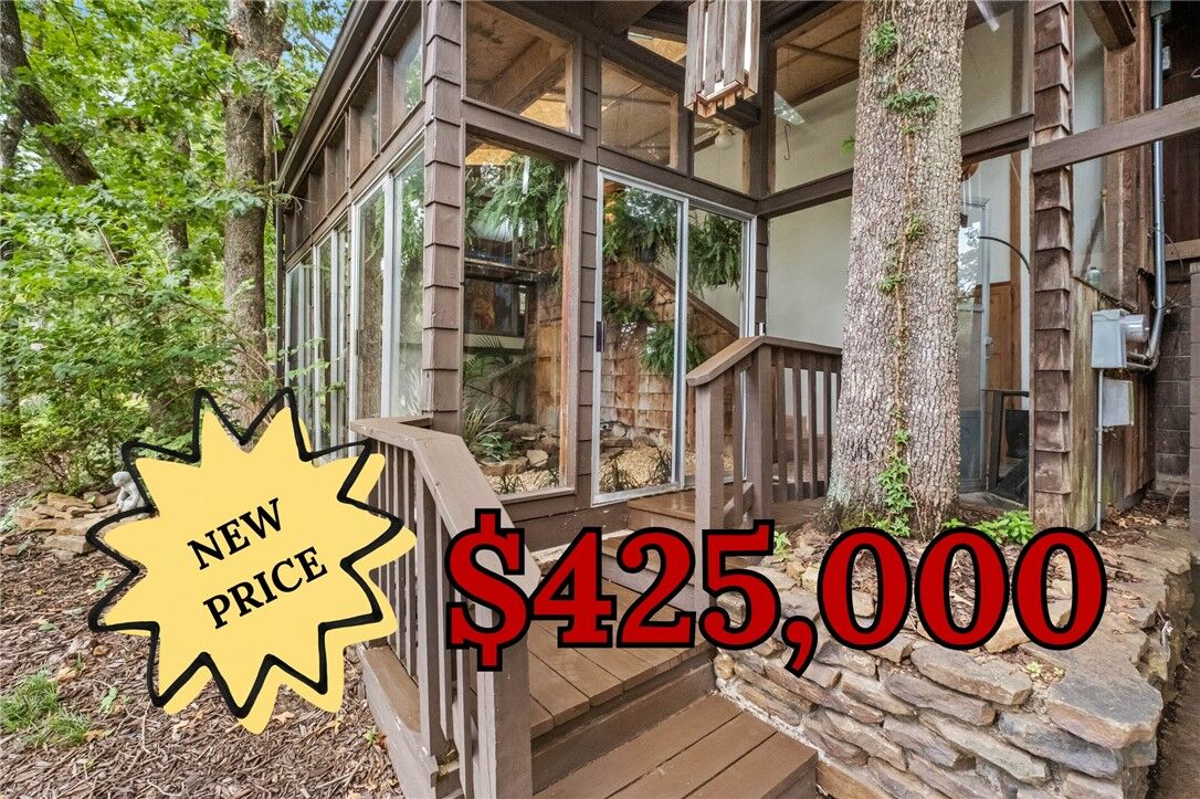 Property Photo:  1632 E 5th Street  AR 72701 