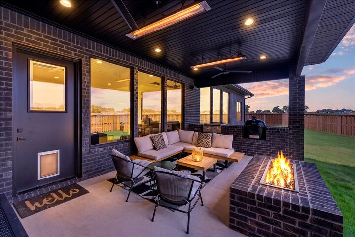 Property Photo:  8601 W Feathered Nest Run  AR 72713 