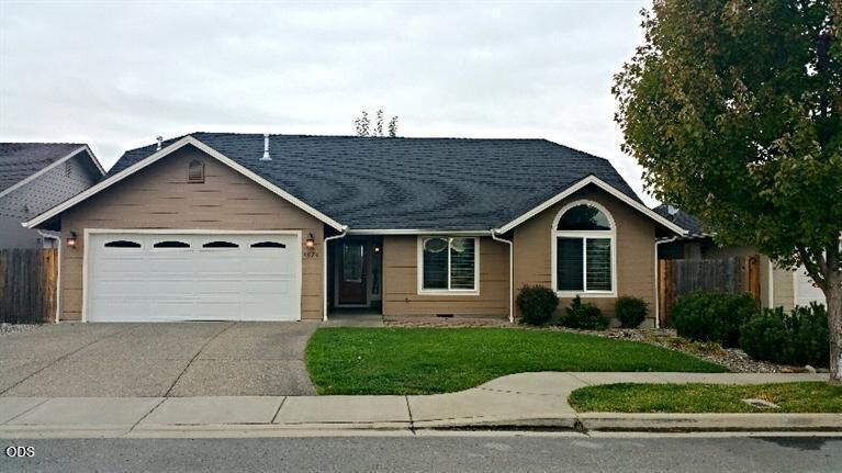 Property Photo: 1574 SW Yucca Drive OR 97527