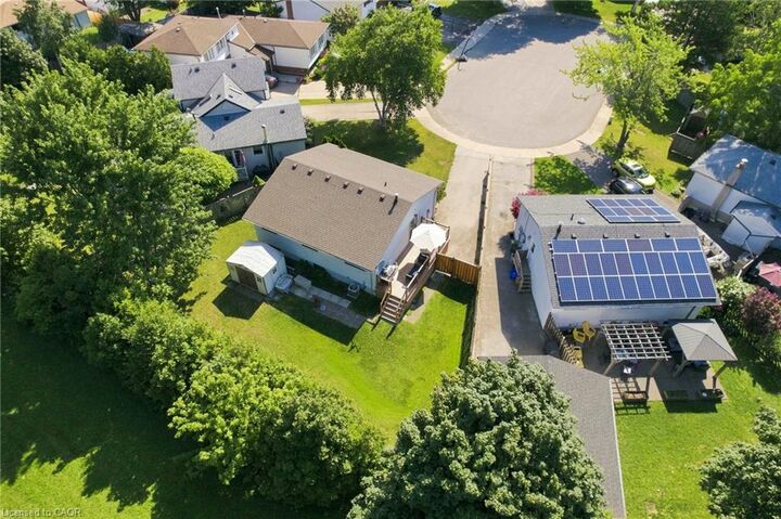 Property Photo: 46 Brett Court ON L8T 4R8
