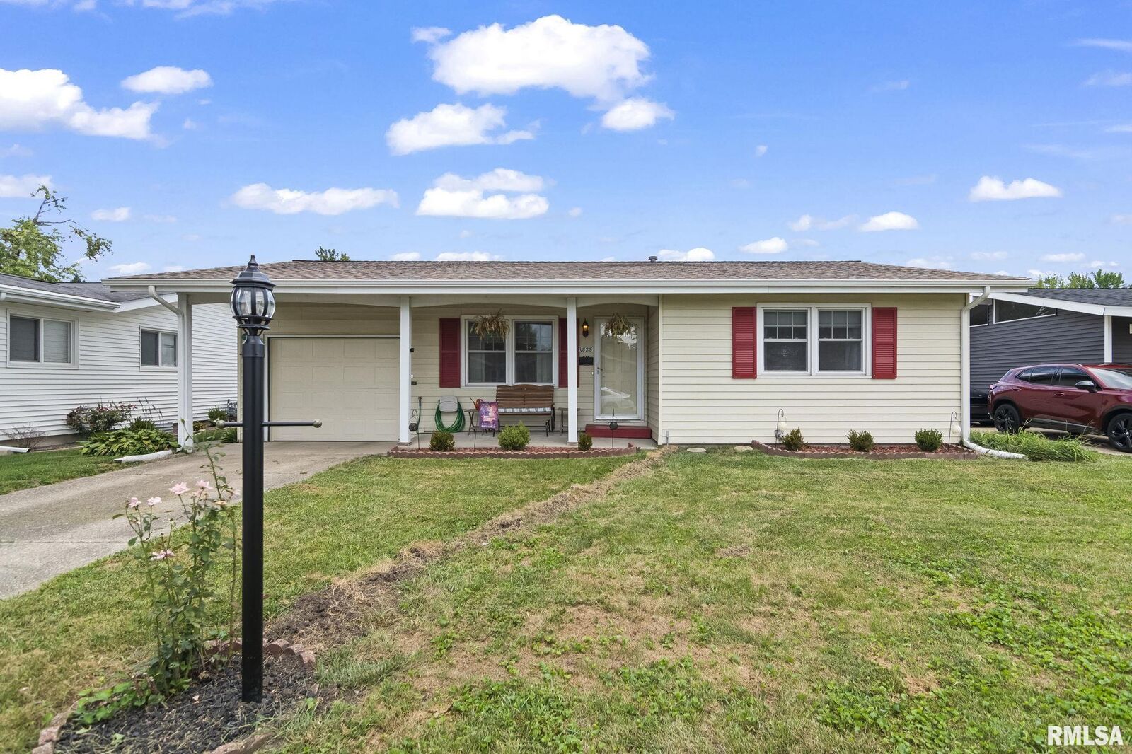 Property Photo: 1828 N Wolfe Street IL 62702