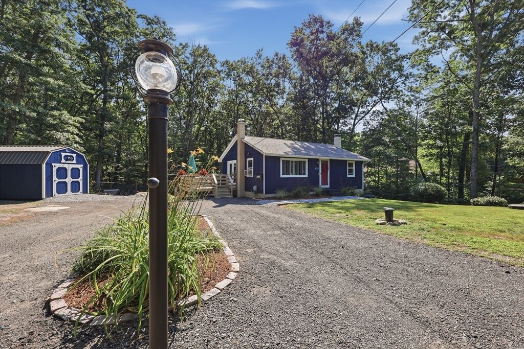 Property Photo:  43 Seaverns Bridge Road  NH 03054 