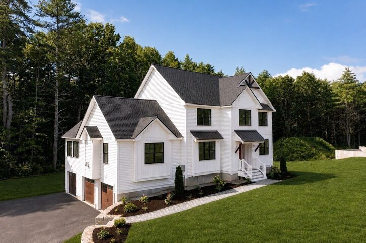 Property Photo:  15 Unkety Brook Way  MA 01827 