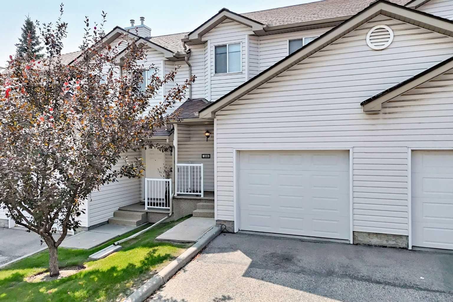 Property Photo: 108 Douglas Glen Park SE AB T2Z 3Z3