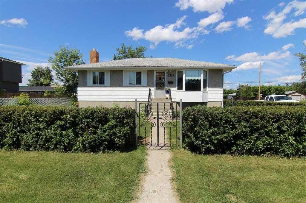 Property Photo: 7504 39 Avenue NW AB T3B 1V3