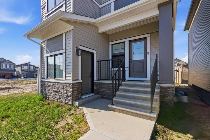 Property Photo: 18 Chinook Winds Court SW AB T4B 5X6