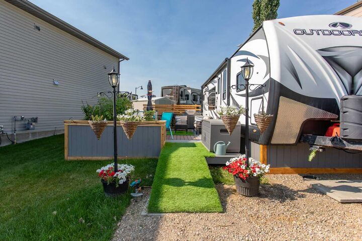 Property Photo: 25054 South Pine Lake Road 4034 AB T0M 1R0