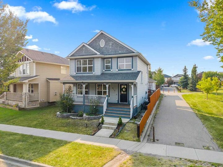 Property Photo: 813 Prestwick Circle SE AB T2Z 4Y8