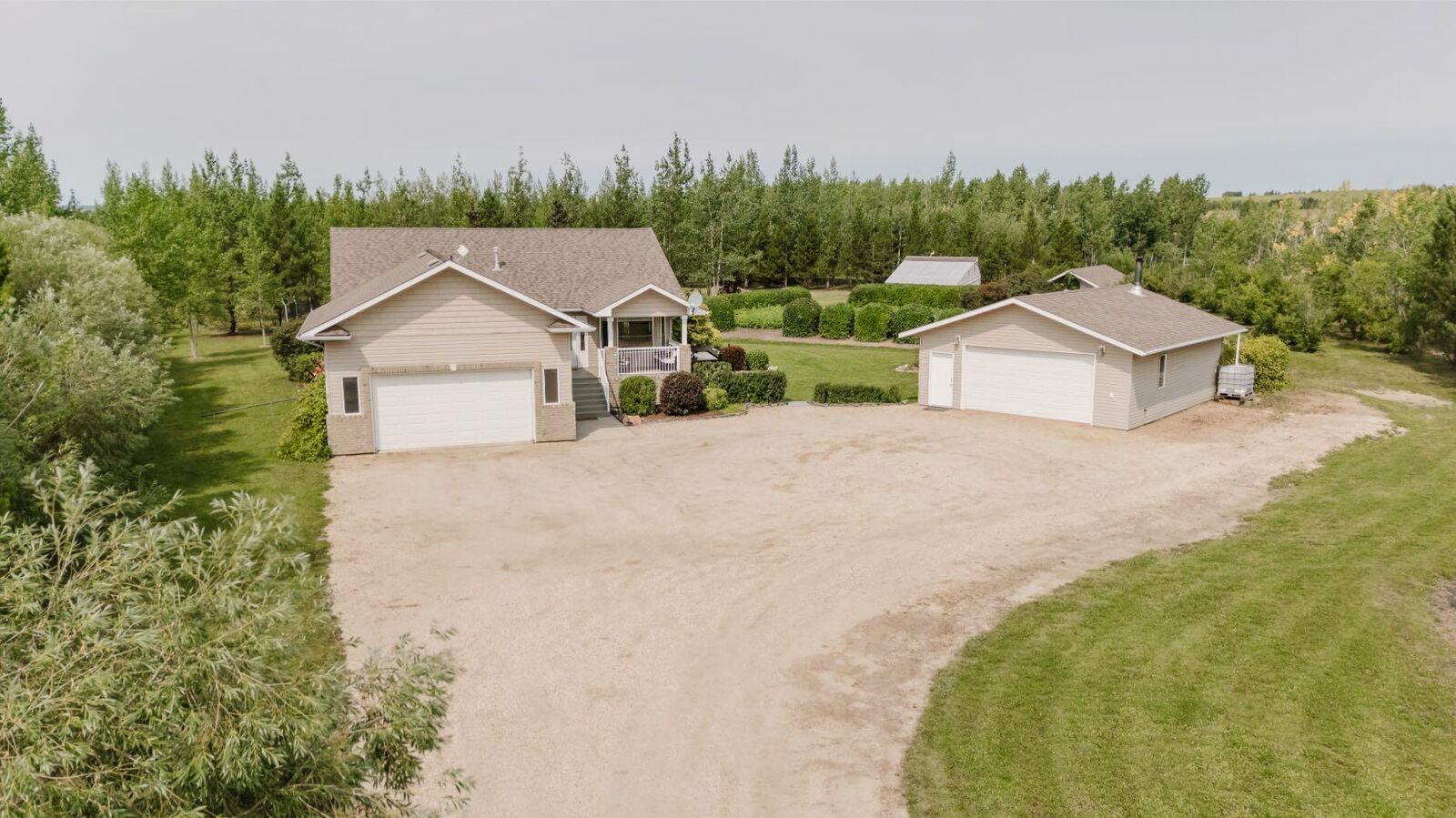 Property Photo: 712068 Range Road 74 22 AB T8W 5H6