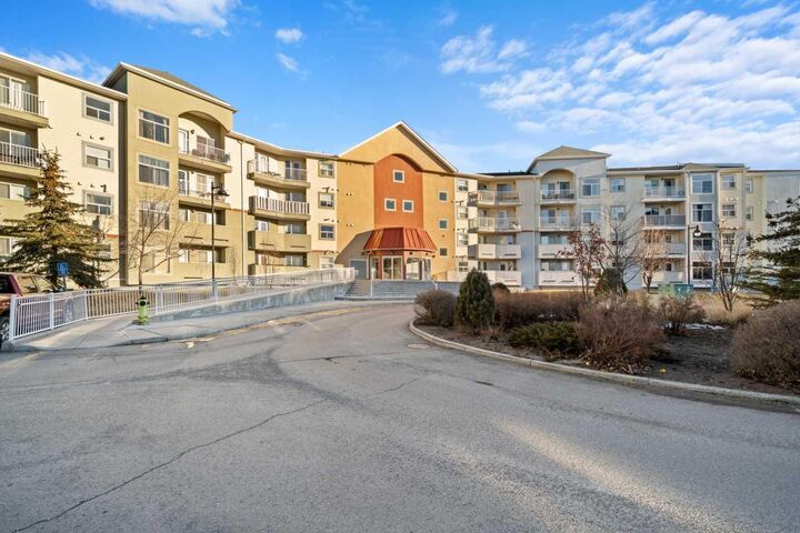 Property Photo:  700 Willowbrook Road NW 2321  AB T2B 2B7 