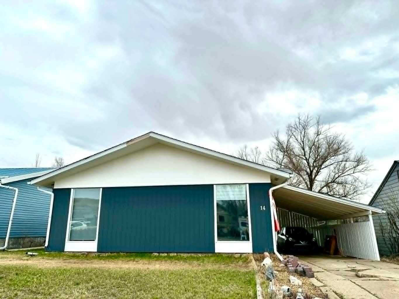 Property Photo: 14 Spruce Drive AB T0J 0Y7