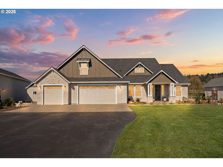 Property Photo: 136 Klazina Ct WA 98674