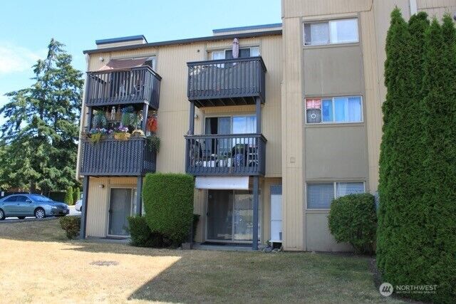 Property Photo: 31003 14th Way S H-13 WA 98003