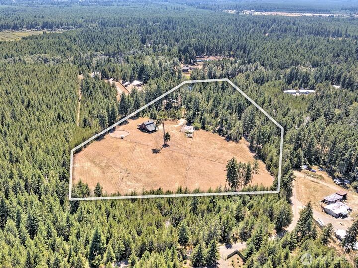 Property Photo:  2111 W Hanks Lake Road  WA 98584 