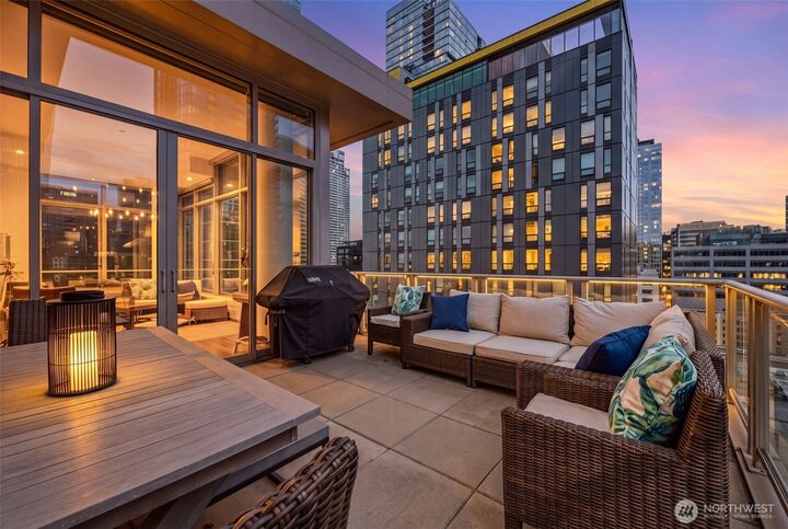 Property Photo:  901  Lenora Street S1503  WA 98121 